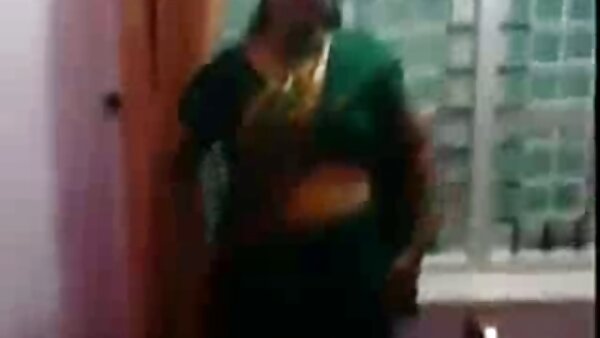 الفتاة افلام سكس الماني قديم مترجم اليابانية الجذابة مارينا ياماساكي تقف على الكاميرا وهي ترتدي البيكيني الأخضر