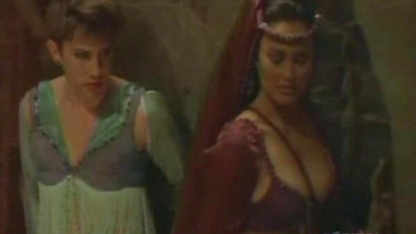 امرأة سمراء سكس قديم مترجم جذابة للغاية جيمي باري تحب قضبان اصطناعية ضخمة