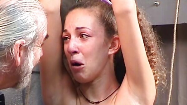 الفتاة ذات المظهر الملائكي جيمي تلعب مع بوسها الضيق سكس محارم قديم مترجم اللذيذ
