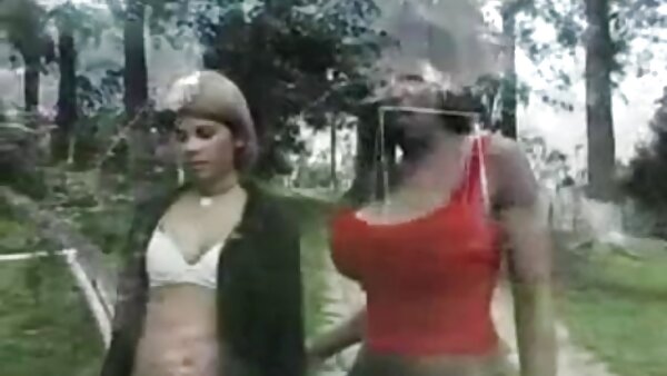 فاتنة الحلو هو مص ديك رجل غريب سكس عائلى قديم