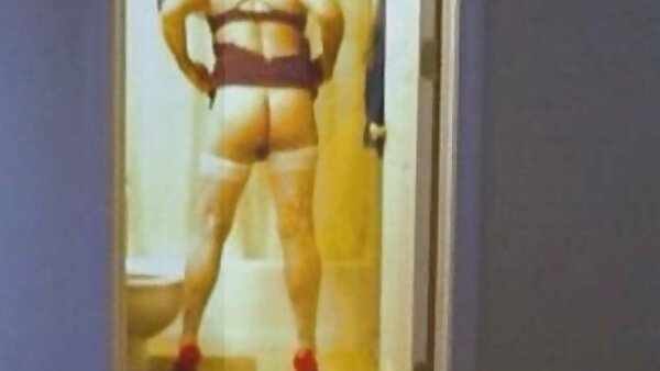تسعد الراقصة سكس امهات قديم الرشيقة باركر بيدج بعميلها