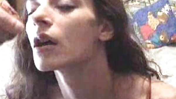 امرأة سمراء مالحة الفرخ تمتص وركوب xnxx مترجم قديم الديك