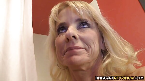 الفاتنة الشقراء المبهرة Alaina Fox تستعرض جسدها محارم مترجم قديم المثير