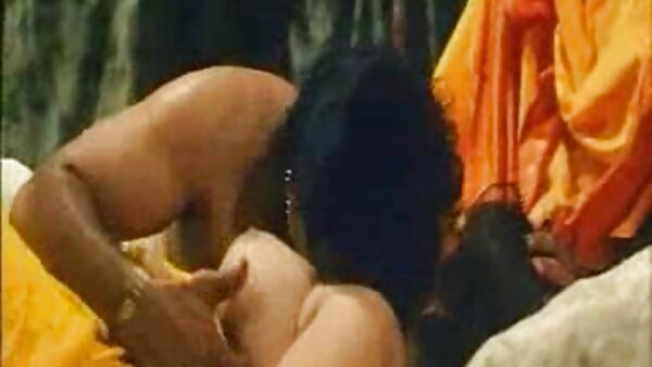 راندي رايت افلام سكس مترجم قديم تعطي قدميها للعق ثم تبتلع الديك