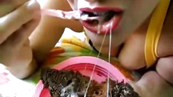 فتاة افلام محارم قديمه منفردة بافلينا ترضي بوسها الذي لا يشبع