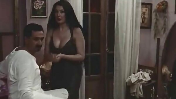مسمار سكس كلاسيكي قديم مترجم الوحشية الانفجارات ضيق كس من سمراء في سن المراهقة