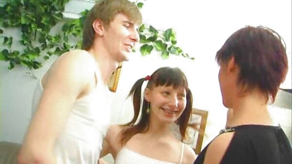 مثير فتاة الهواة هو الحصول على سكس قديم مترجم مطعون في بوسها ضيق وردي